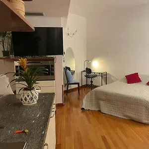 Loft 11 - Anja's Talot Close To F1 Free Parking & Shuttle Appartamento